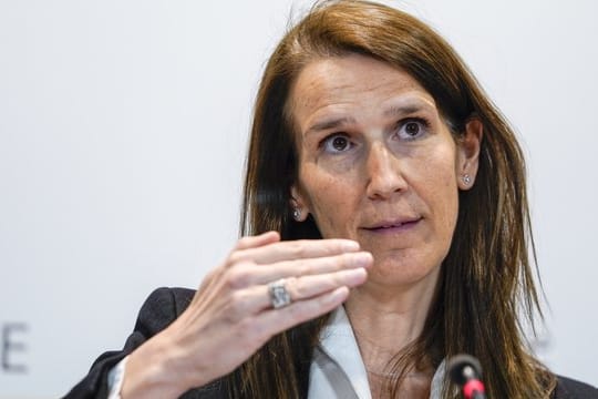 Belgien will seine Corona-Beschränkungen ab Anfang Mai schrittweise lockern, wie Premierministerin Sophie Wilmes am Freitag nach mehr als siebenstündigen Beratungen des Nationalen Sicherheitsrats sagte.