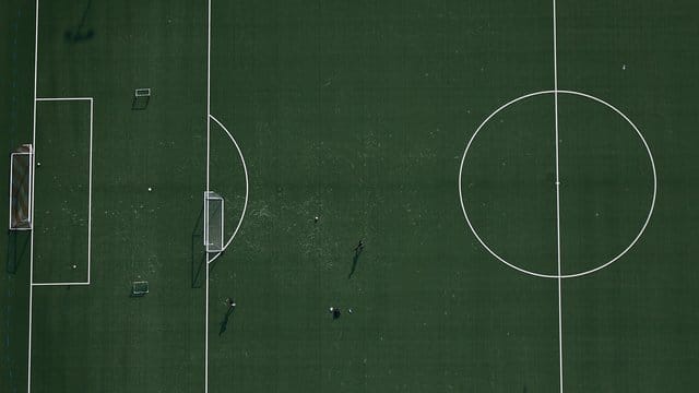 Fußballer können derzeit nur in kleinen Gruppen trainieren.