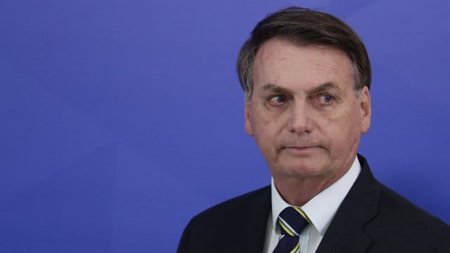Brasiliens Präsident Jair Bolsonaro verteidigt sich nach dem Rücktritt des beliebten Justizministers Sergio Moro. Brasiliens Präsident Jair Bolsonaro verteidigt sich nach dem Rücktritt des beliebten Justizministers Sergio Moro.