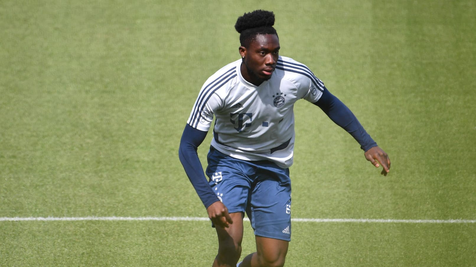 Alphonso Davies: der Bayern-Profi im Training.