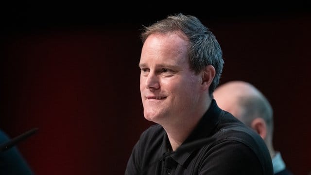Sieht den Verein in der Krise wirtschaftlich gut aufgestellt: Oke Göttlich, Präsident des FC St. Sieht den Verein in der Krise wirtschaftlich gut aufgestellt: Oke Göttlich, Präsident des FC St.