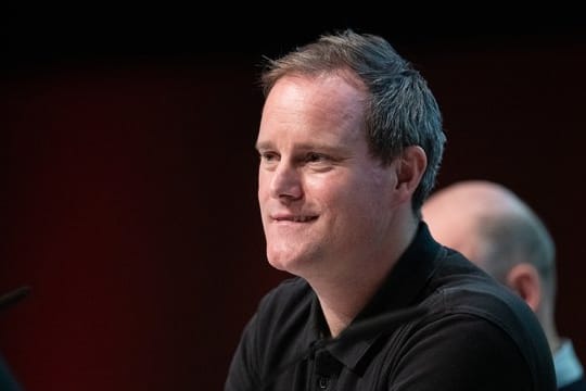 Sieht den Verein in der Krise wirtschaftlich gut aufgestellt: Oke Göttlich, Präsident des FC St.
