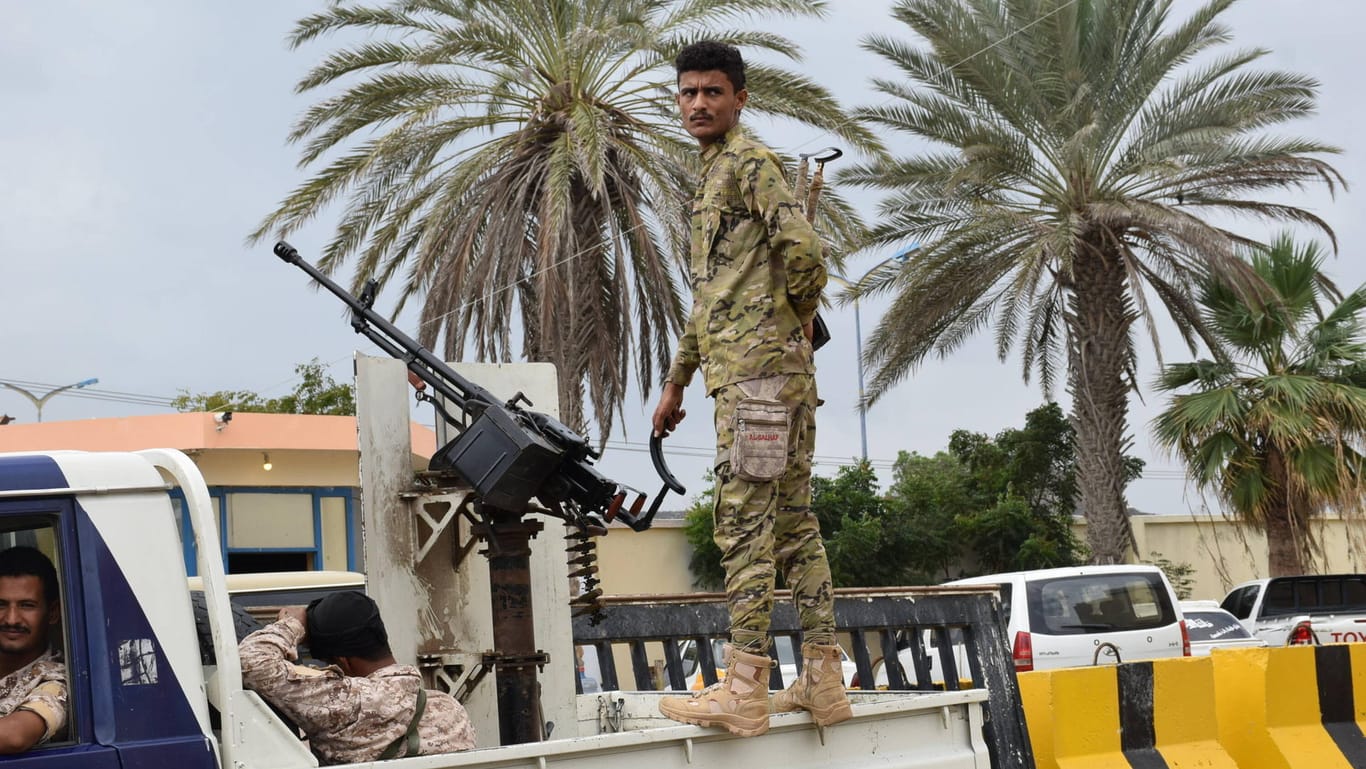 Soldaten der des sogenannten Südlichen Übergangsrats (STC) im jemenitischen Aden: Die Krise im Jemen spitzt sich immer weiter zu – die Separatisten des STC haben die Hafenstadt Aden unter ihre Kontrolle gebracht.