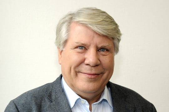 Für den Philosophen und Sportwissenschaftler Gunter Gebauer wäre eine Wiederaufnahme der Bundesliga ein "falsches Signal".