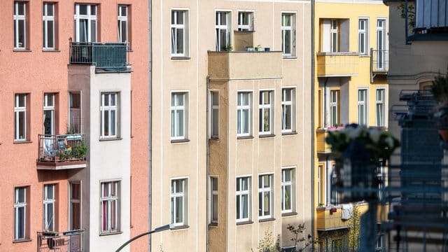 Ob sich eine vermietete Eigentumswohnung als Kapitalanlage lohnt, hängt von vielen Faktoren ab.