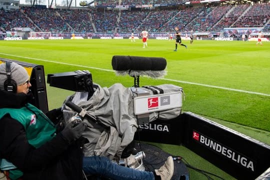 Auch die bevorstehende Vergabe der Bundesliga-TV-Rechte wird laut DFL "transparent und diskriminierungsfrei" ablaufen.