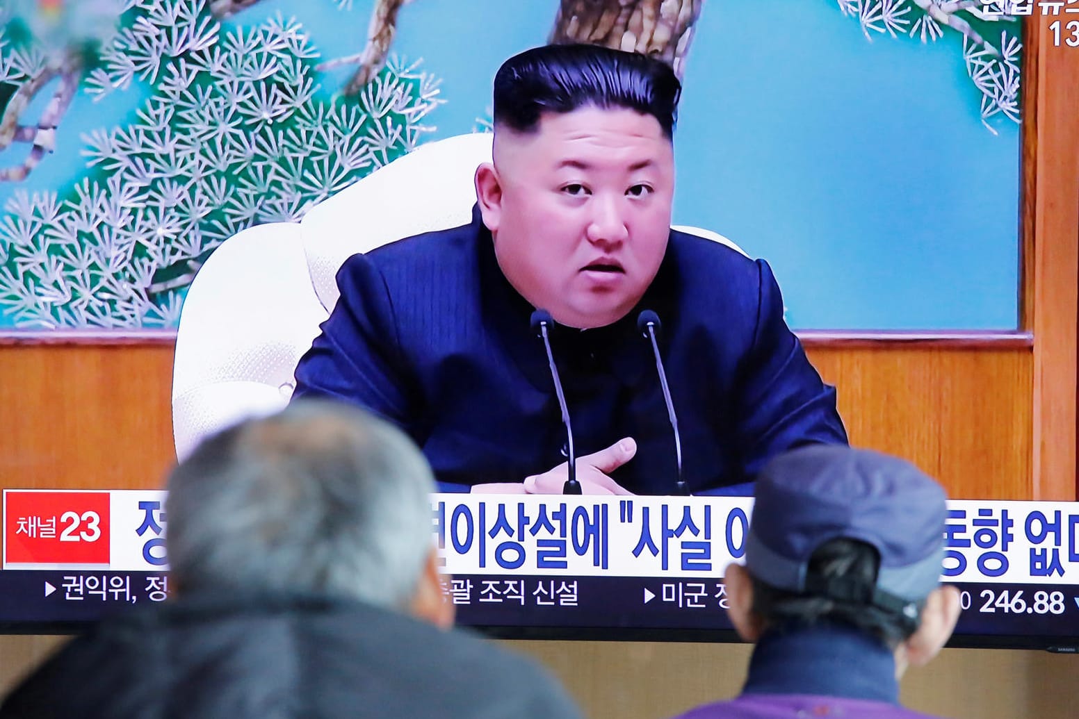 Südkoreaner sehen sich Kim Jong Un im Fernsehen an: Es gibt Spekulationen über den Gesundheitszustand des Nordkoreaners.