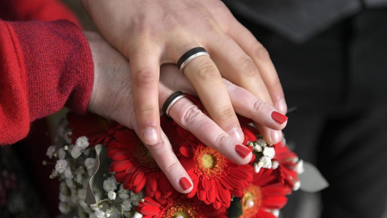 Eine Hochzeit: Ein Ehevertrag regelt die Vermögenssituation bei verheirateten Paaren.