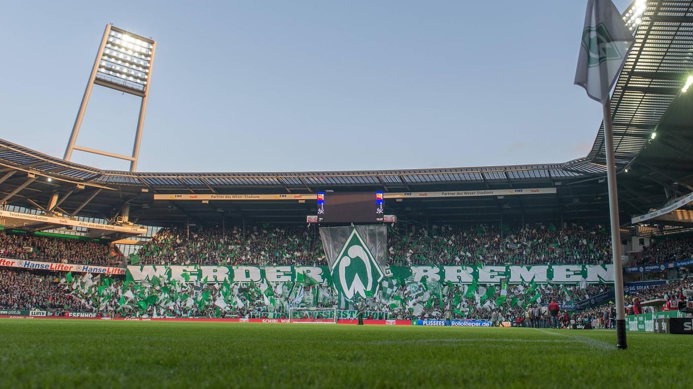 Weserstadion (Archivfoto): Werder erwägt auf Anraten des Bremer Innensenators Geisterspiele außerhalb der Stadt.