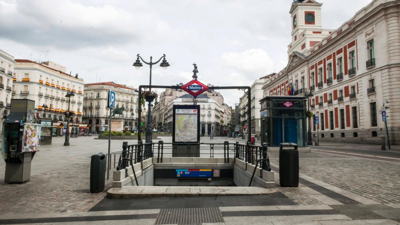 Der Plaza del Sol in Madrid: Normalerweise ist der zentrale Platz überfüllt, zurzeit ist er menschenleer.