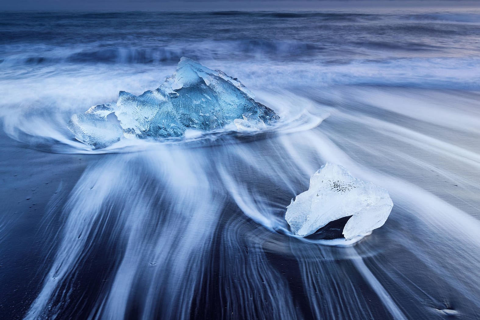 Eisblöcke am Nordpol: Zukünftig werden wohl immer mehr Sommer in der Arktis eisfrei sein – trotz Klimaschutz.