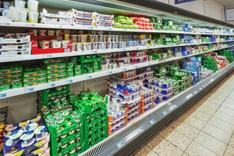 Einkaufen: Um das Ansteckungsrisiko zu verringern, sollten die Gänge zum Supermarkt reduziert werden.