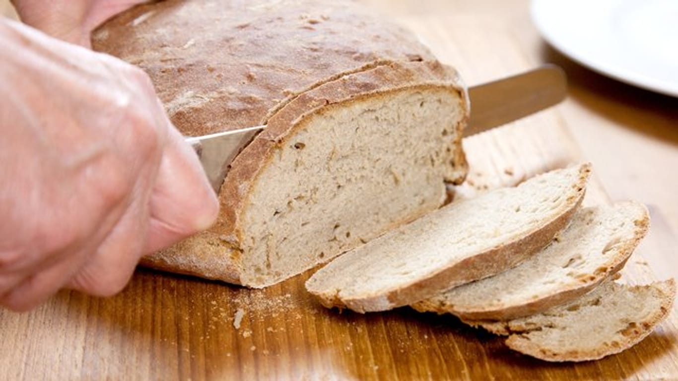 Frisches Brot lässt sich auch zu Hause herstellen - mit einer Brotbackmaschine.