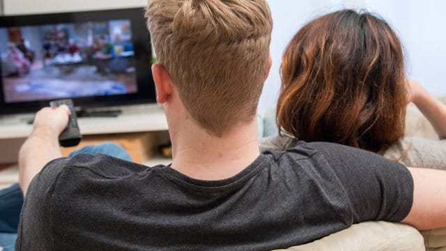 Wegen der Corona-Maßnahmen verbringen viele Menschen die meiste Zeit zuhause.