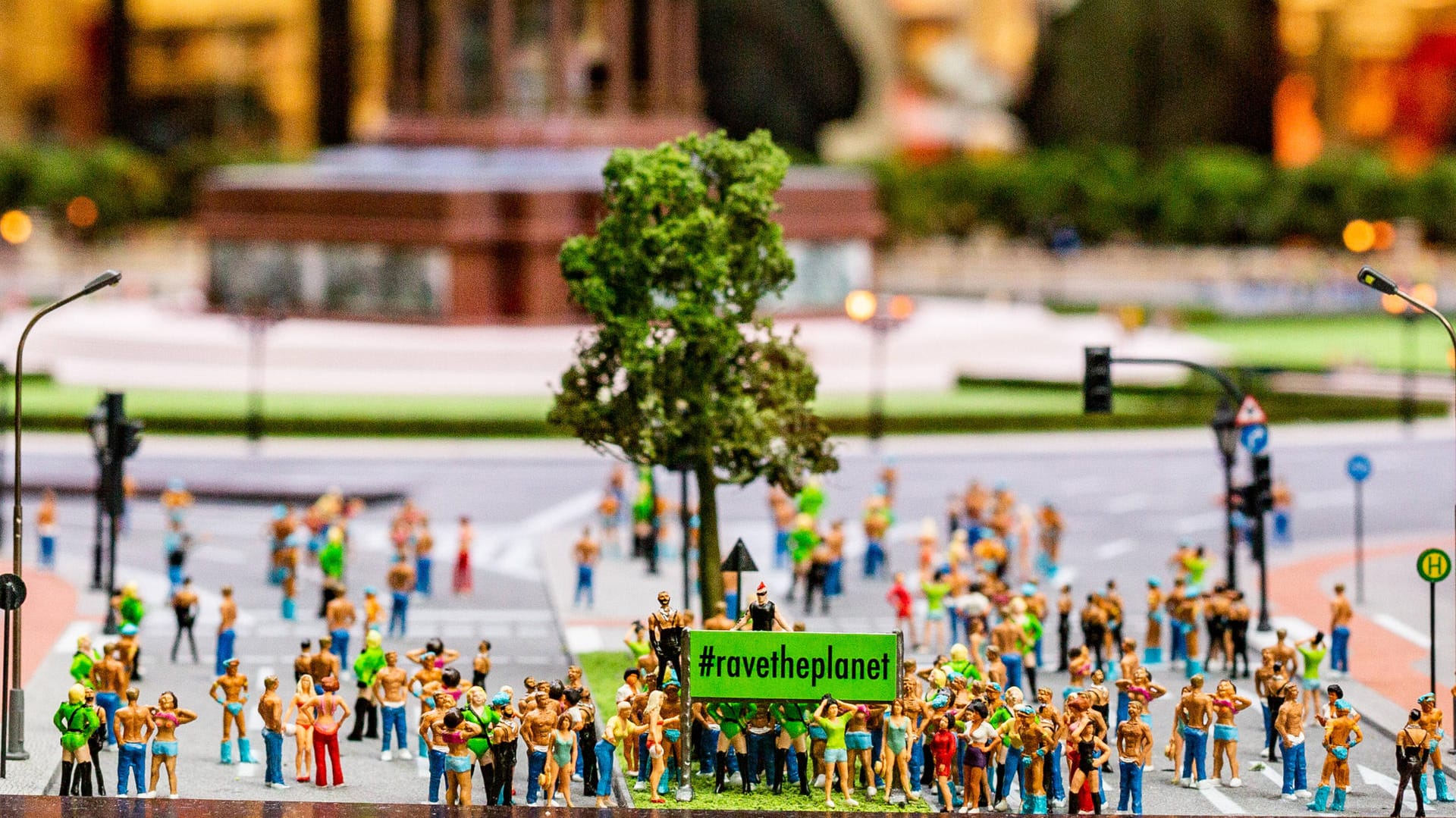 Miniatur-Model der Loveparade: Es war Mitte April beschädigt worden.