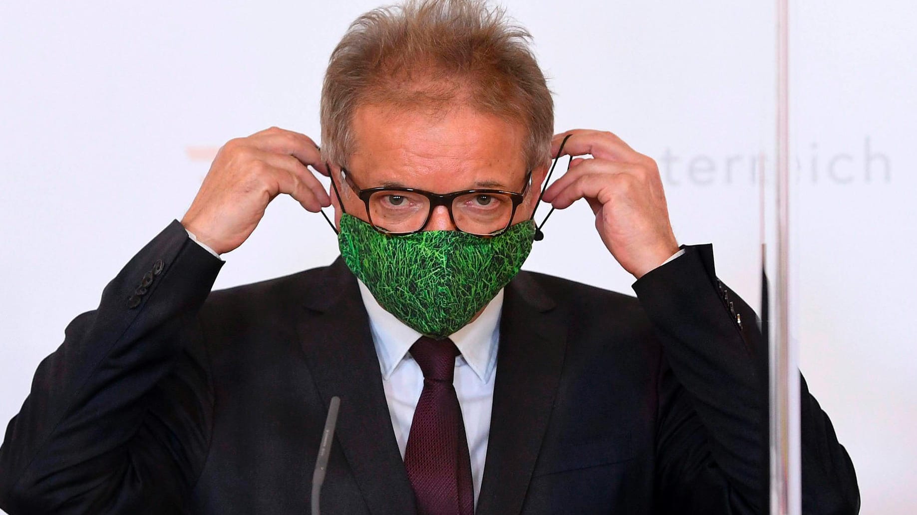 Österreichs Gesundheitsminister Rudolf Anschober: Erste Lockerungen hatten keine Verschlechterung in der Corona-Krise gebracht, nun bleiben nur noch Abstandsregeln. Österreichs Gesundheitsminister Rudolf Anschober: Erste Lockerungen hatten keine Verschlechterung in der Corona-Krise gebracht, nun bleiben nur noch Abstandsregeln.