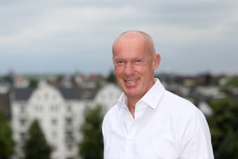 Joachim Steinhöfel: Der Hamburger Anwalt für Medien- und Wettbewerbsrecht wird oft gerufen, wenn Facebook & Co. löschen oder sperren.