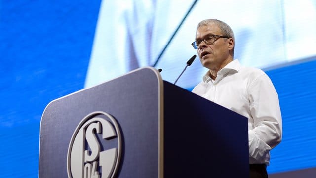 Mit Schalke 04 in finanzieller Schieflage: Vorstandsmitglied Peter Peters.