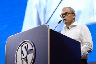 Mit Schalke 04 in finanzieller Schieflage: Vorstandsmitglied Peter Peters.