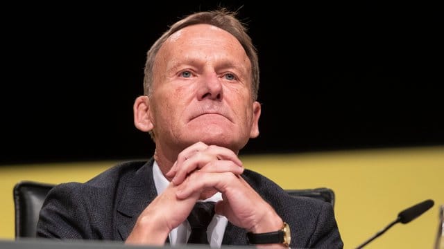 Hofft auf einen Liga-Wiederbeginn im Mai: BVB-Boss Hans-Joachim Watzke. Hofft auf einen Liga-Wiederbeginn im Mai: BVB-Boss Hans-Joachim Watzke.