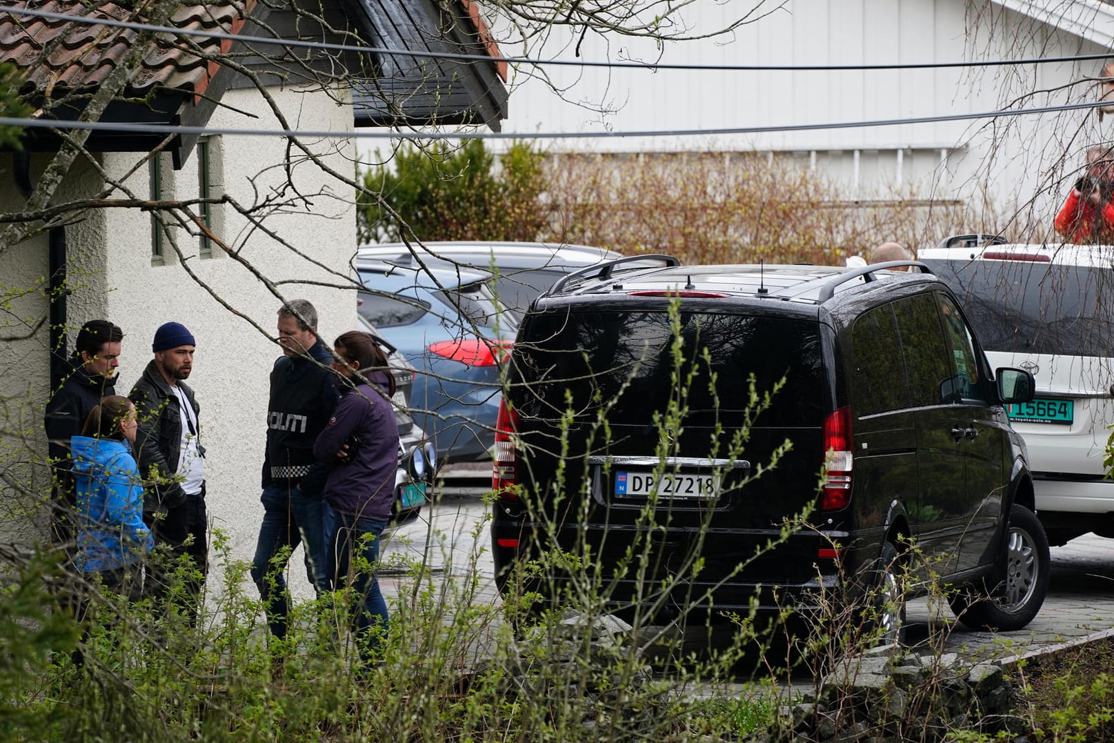 Schlimmer Verdacht: Ermittler auf dem Anwesen von Millionär Tom Hagen.