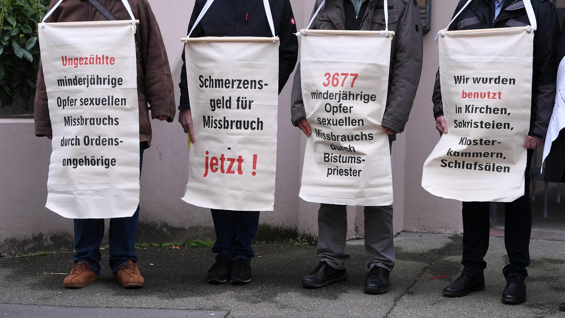 Mangelnde Aufarbeitung: Protest am Rande der Vollversammlung der Deutschen Bischofskonferenz im März in Mainz.