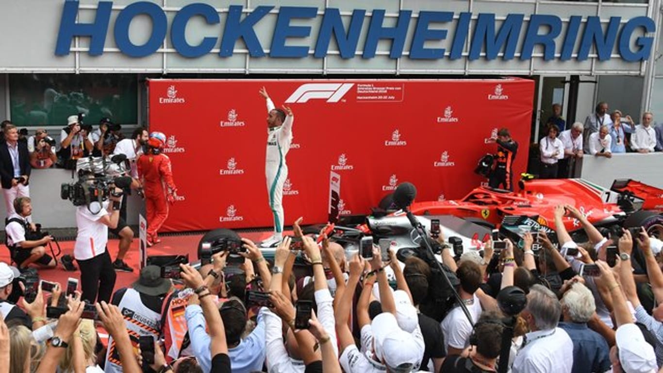 Die Formel 1 könnte in ihren Not-Kalender auch ein Rennen auf dem Hockenheimring aufnehmen: Lewis Hamilton feierte 2018 dort einen Sieg.