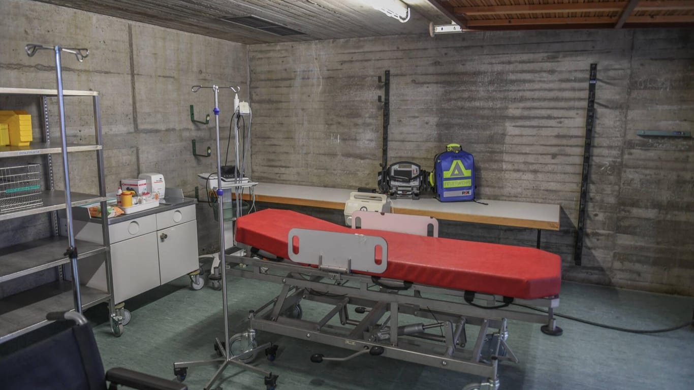 Hier kann man als Corona-Patient landen: In der Großsporthalle Schwäbisch Gmünd wurde eine Notfallambulanz eingerichtet.