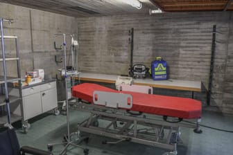Hier kann man als Corona-Patient landen: In der Großsporthalle Schwäbisch Gmünd wurde eine Notfallambulanz eingerichtet.
