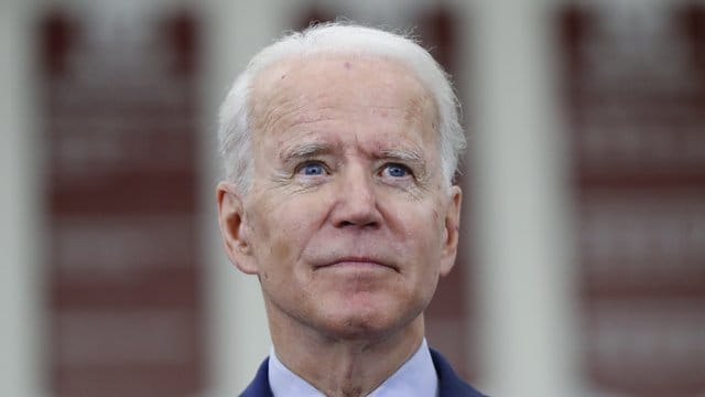Bereits im vergangenen Frühling war Biden mit Vorwürfen mehrerer Frauen konfrontiert gewesen, wonach er diesen gegen ihren Willen zu nah gekommen sei. Bereits im vergangenen Frühling war Biden mit Vorwürfen mehrerer Frauen konfrontiert gewesen, wonach er diesen gegen ihren Willen zu nah gekommen sei.