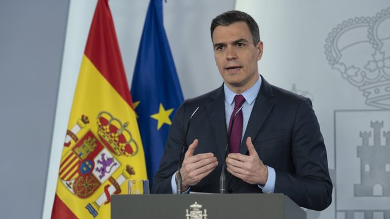 Laut Ministerpräsident Pedro Sánchez soll jede Phase zwei Wochen dauern.
