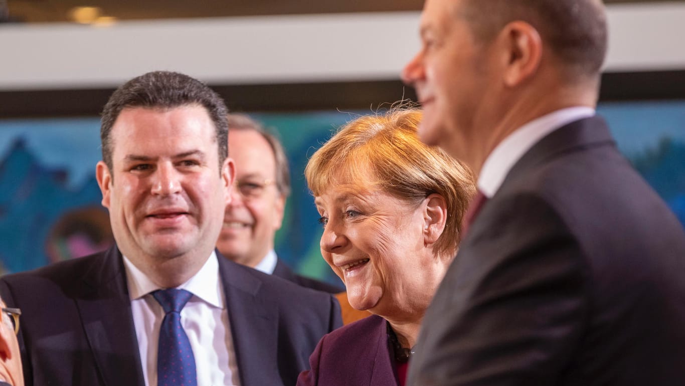 Hubertus Heil, Angela Merkel und Olaf Scholz: Das Kabinett verabschiedet am Mittwoch ein weiteres Corona-Hilfspaket. (Archivbild)