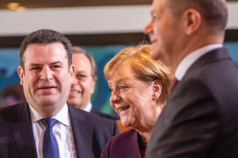 Hubertus Heil, Angela Merkel und Olaf Scholz: Das Kabinett verabschiedet am Mittwoch ein weiteres Corona-Hilfspaket. (Archivbild)