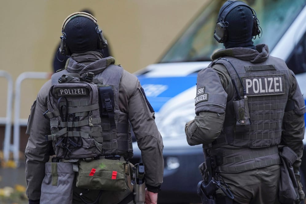 Polizei-Beamte des SEK (Symbolbild): In Gelsenkirchen wurde ein Polizist erschossen.