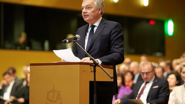 EU-Justizkommissar Didier Reynders erhöht den Druck auf Polen wegen der umstrittenen Justizreform. EU-Justizkommissar Didier Reynders erhöht den Druck auf Polen wegen der umstrittenen Justizreform.