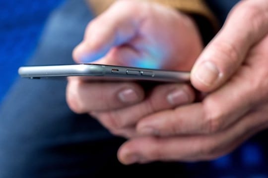 Die Bundesregierung bevorzugt nun doch eine dezentrale Speicherung der Daten der geplanten Corona-App.
