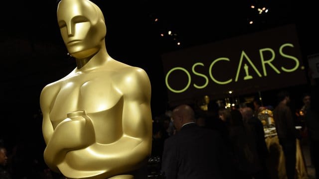 Wegen der Coronavirus-Pandemie können in diesem Jahr einmalig auch Filme in die Oscar-Auswahl kommen, die nie im Kino waren. Wegen der Coronavirus-Pandemie können in diesem Jahr einmalig auch Filme in die Oscar-Auswahl kommen, die nie im Kino waren.