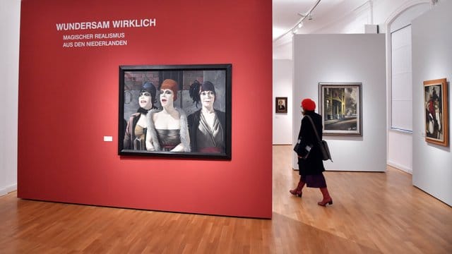 Blick in die Ausstellung "Wundersam wirklich" in Gera. Blick in die Ausstellung "Wundersam wirklich" in Gera.