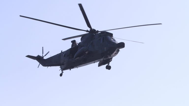 Ein Nato-Hubschrauber bei einer Übung: Bei einem Einsatz über dem Mittelmeer ist ein kanadischer Nato-Helikopter vom Radar verschwunden. (Symbolfoto)