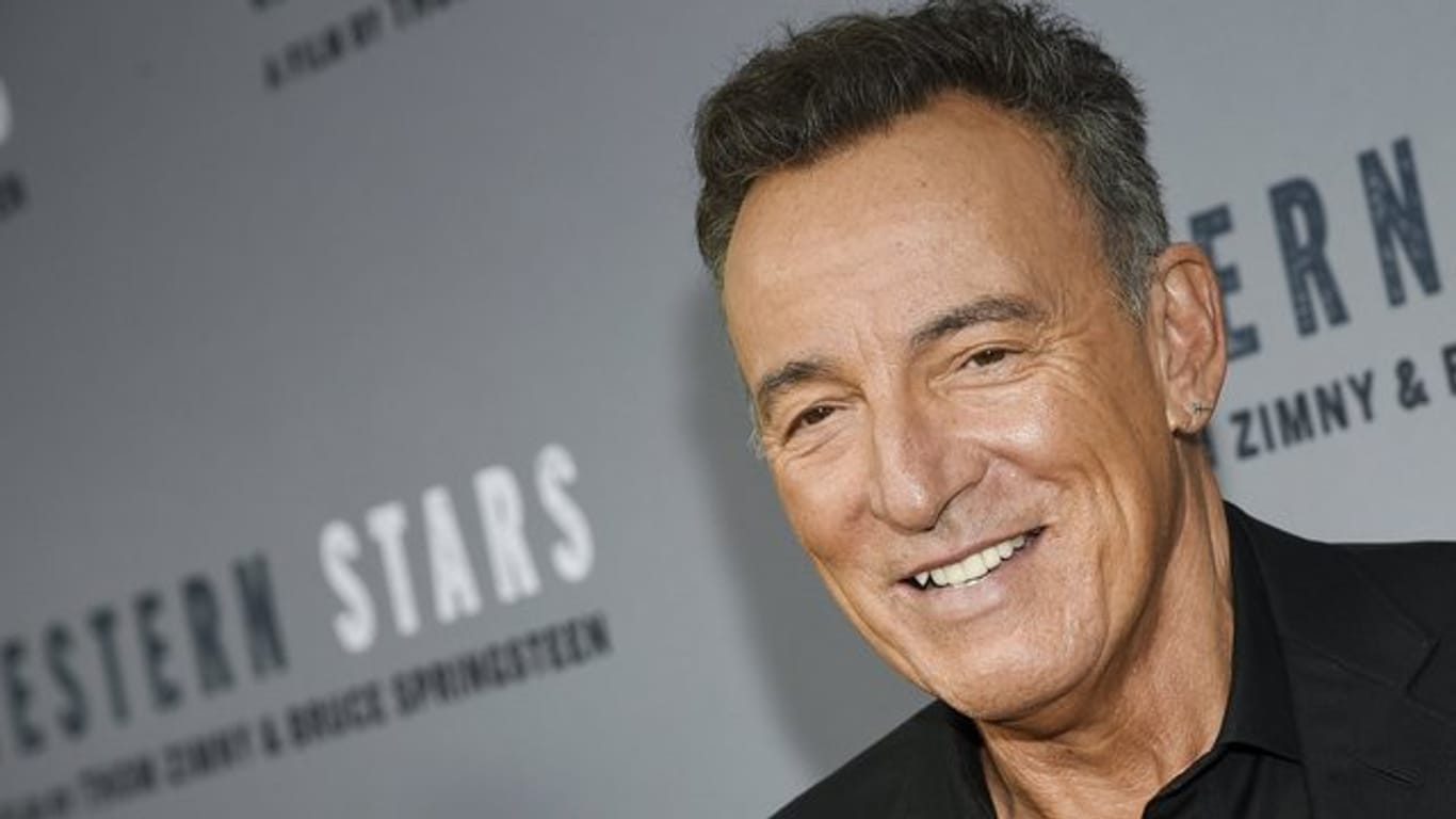 Bruce Springsteen vertraut in Sachen Styling seiner Frau Patti Scialfa - zumindest in Corona-Zeiten.
