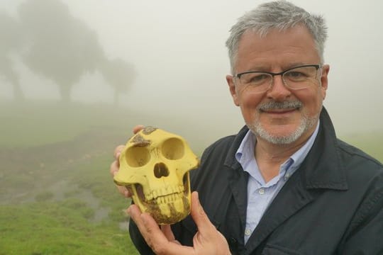 Christopher Clark auf Spurensuche: Begegnung mit Vorfahrin Lucy.