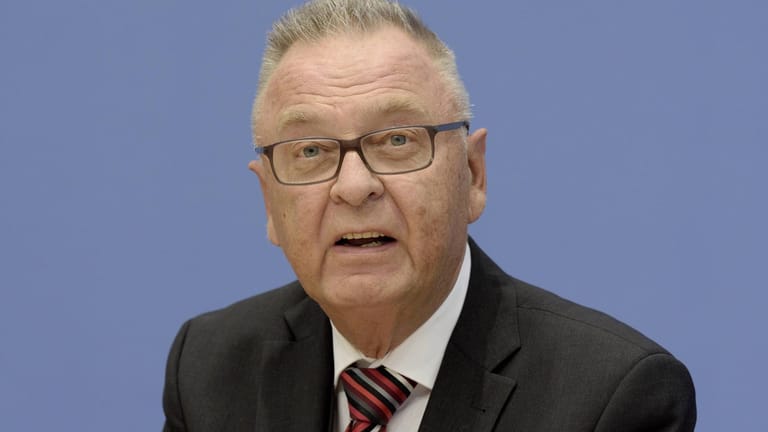 Hans-Jürgen Papier: Der frühere Verfassungsgerichts-Präsident mahnt den Schutz der Freiheit an.