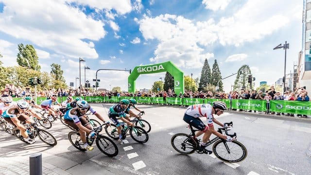 Die Corona-Krise wird Expertenmeinungen nach starke Auswirkungen auf das Sportsponsoring haben. Die Corona-Krise wird Expertenmeinungen nach starke Auswirkungen auf das Sportsponsoring haben.