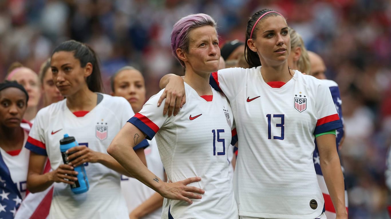 Megan Rapinoe und Alex Morgan während der WM 2019: Das US-Frauenfußballteam ist viermaliger Weltmeister (Archivbild).