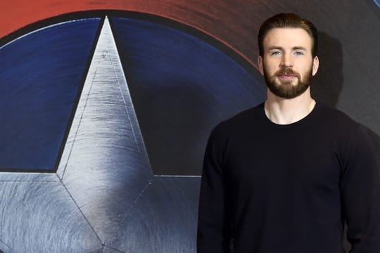 Schauspieler Chris Evans hat seinen Instagram-Account mit einem besonderen Angebot gestartet.