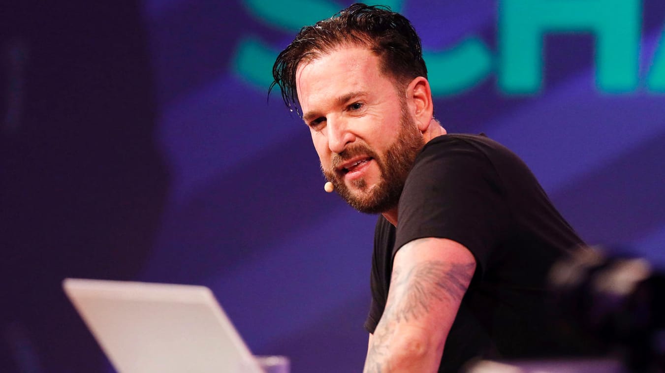 Michael Wendler: Der Sänger hat sich die Nase operieren lassen. Michael Wendler: Der Sänger hat sich die Nase operieren lassen.