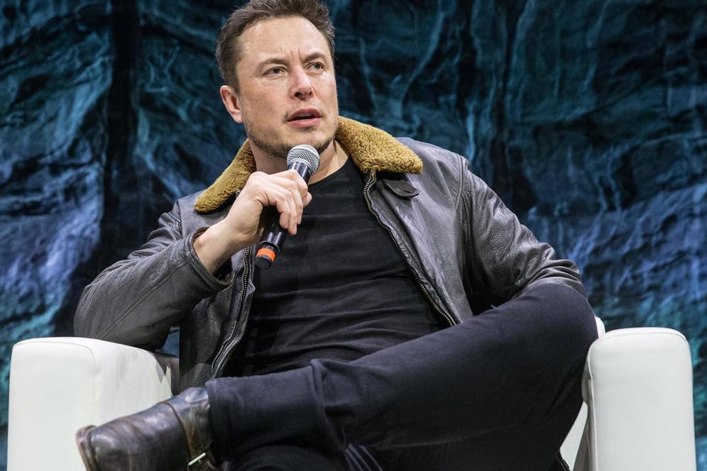 Elon Musk: Der Tesla-Chef sorgt mit seinen Tweets für Aufsehen.