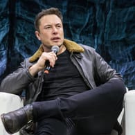 Elon Musk: Der Tesla-Chef sorgt mit seinen Tweets für Aufsehen.
