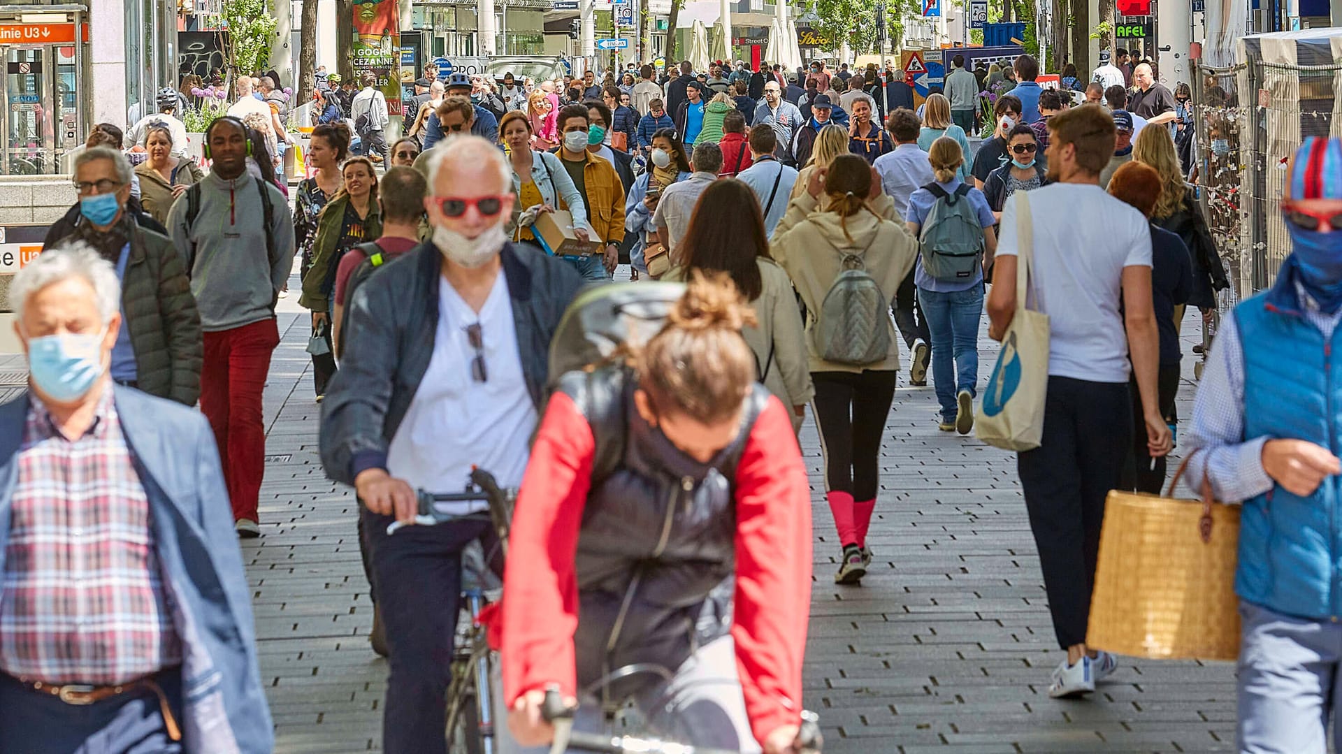 Nicht nur in Deutschland werden die Corona-Regeln leicht gelockert.