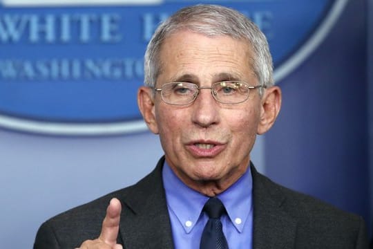 Anthony Fauci, Direktor des Nationalen Instituts für Infektionskrankheiten, spricht im Weißen Haus.